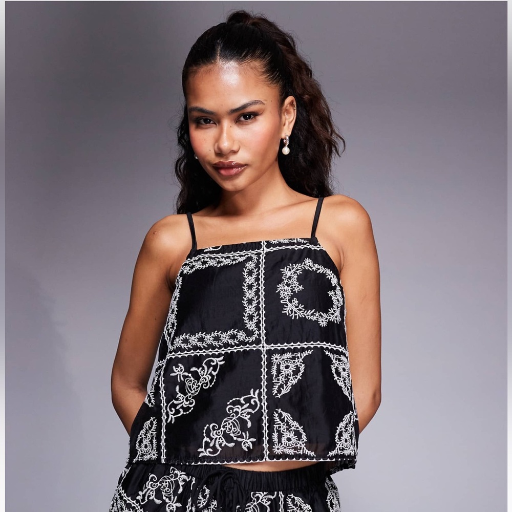 Bandana Pattern Cami Top in Black and White
